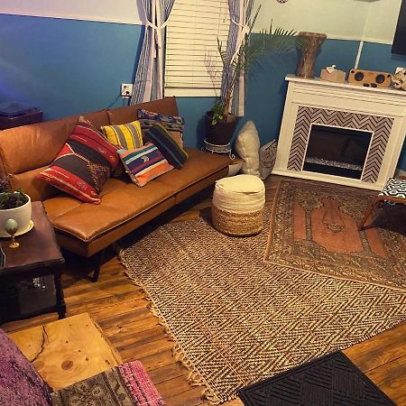 Boho-Chic Retreat - Unit 3 Apartment บลูมมิงตัน ภายนอก รูปภาพ