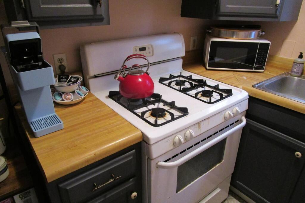 Boho-Chic Retreat - Unit 3 Apartment บลูมมิงตัน ภายนอก รูปภาพ