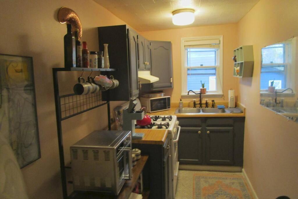 Boho-Chic Retreat - Unit 3 Apartment บลูมมิงตัน ภายนอก รูปภาพ