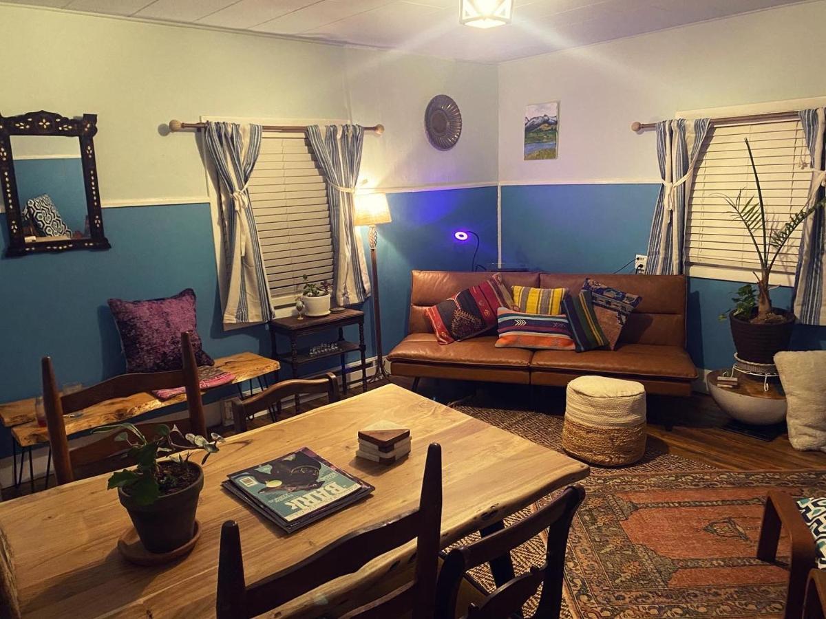 Boho-Chic Retreat - Unit 3 Apartment บลูมมิงตัน ภายนอก รูปภาพ