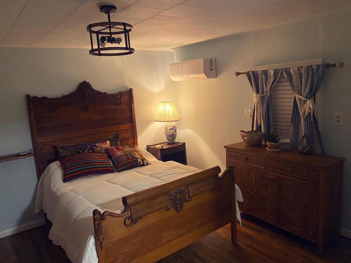 Boho-Chic Retreat - Unit 3 Apartment บลูมมิงตัน ภายนอก รูปภาพ
